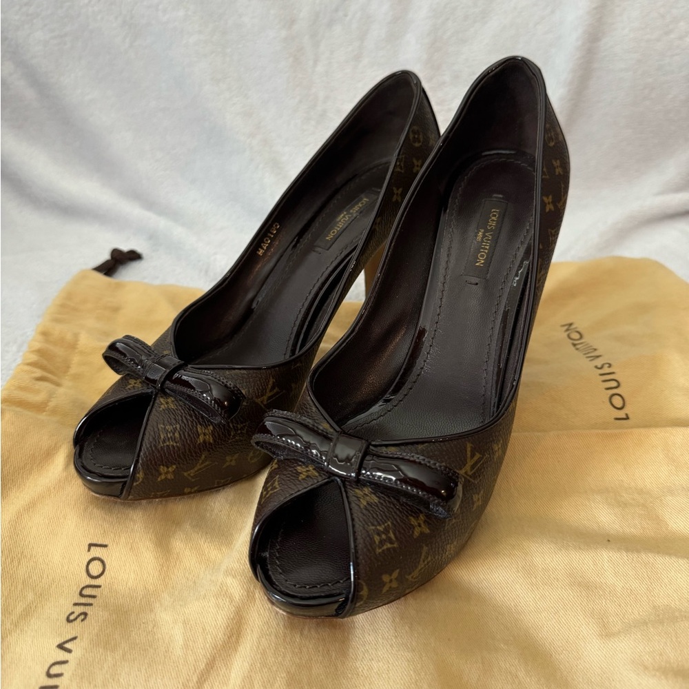 Louis Vuitton Monogram Canvas Peep-Toe Shoes Sz 37.5 w/ dust bags